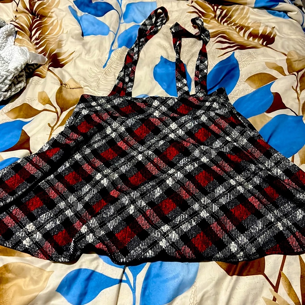 Skirt red and black size M